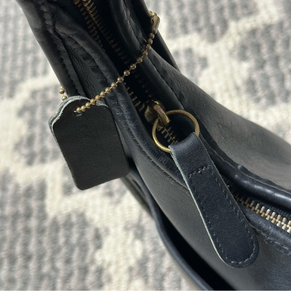 Coach Vintage Pocket Zip Bag 9033 in Black Genuine Leather - Picture 12 of 16